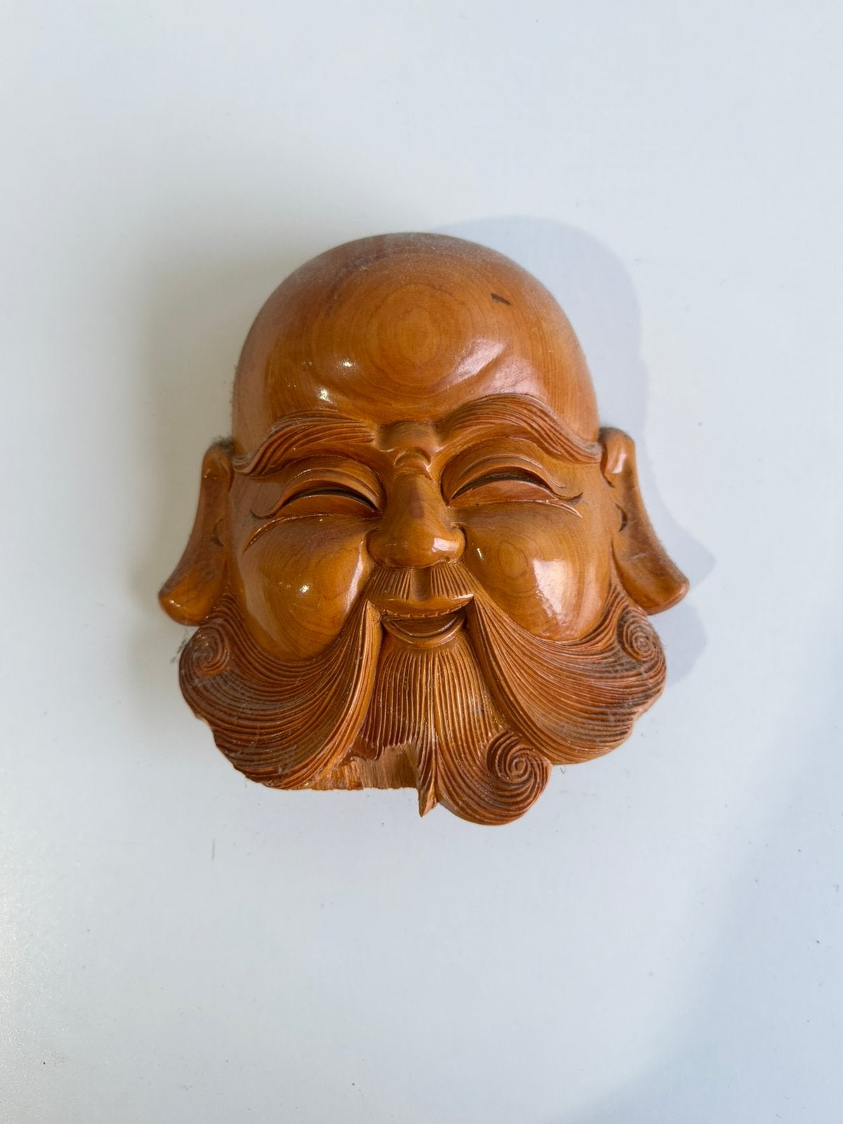 Handgesneden Happy Buddha masker van massief Suar hout, Handgemaakt, 20 - 50 cm, Hout, Beige
