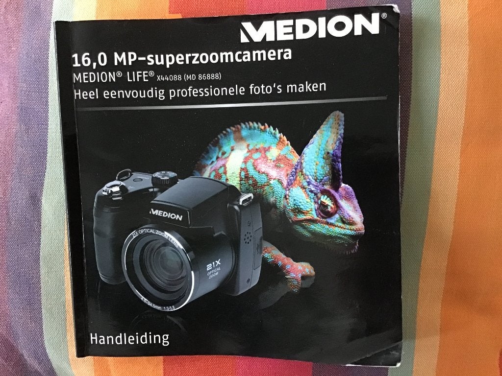 16 mp-superzoomcamera in goede staat !, Overige typen, 16 megapixels, Zo goed als nieuw, 8 keer of meer