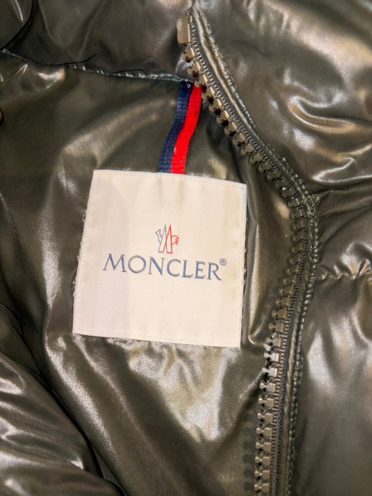 Originele Moncler donsjas maat M (3), Ophalen of Verzenden, Zo goed als nieuw, Maat 38/40 (M), Groen