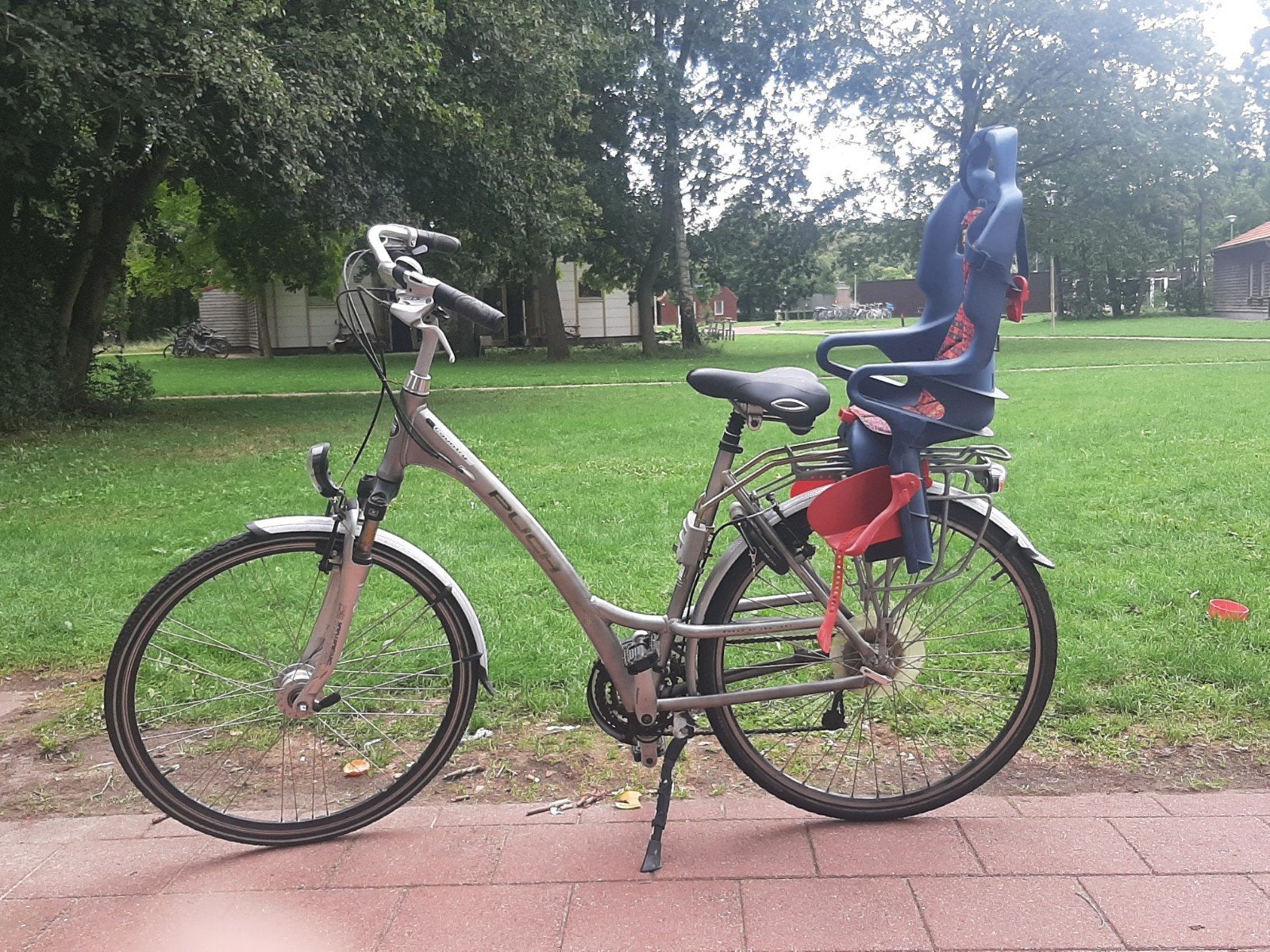 Stevige stadsfiets met kinderzitje achterop - Gebruikt, Ophalen of Verzenden, Zo goed als nieuw, Overige merken, Versnellingen