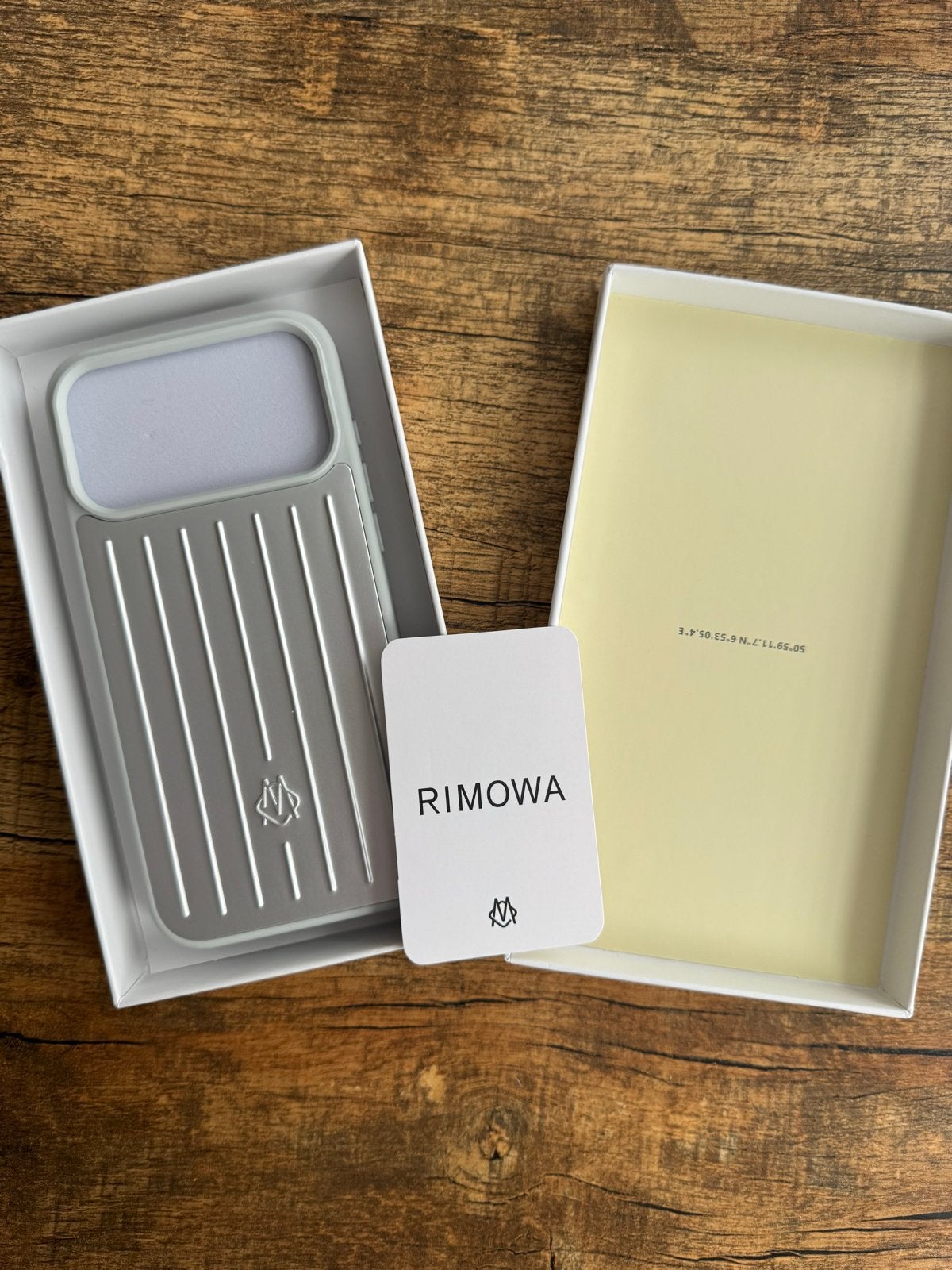 Rimowa iPhone 17 Pro Max Hoesje nieuw, Telecommunicatie, Kunststof, IPhone 17, Nieuw, Hoesje of Tasje