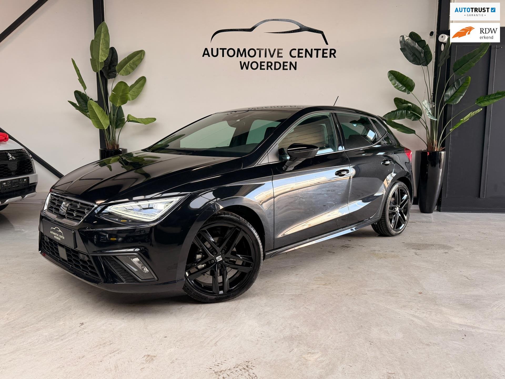 Seat Ibiza 1.5 TSI FR Business Intense DSG VIRTUAL CARPLAY C, Auto's, Seat, Dealer onderhouden, Zwart, 4 cilinders, 150 pk