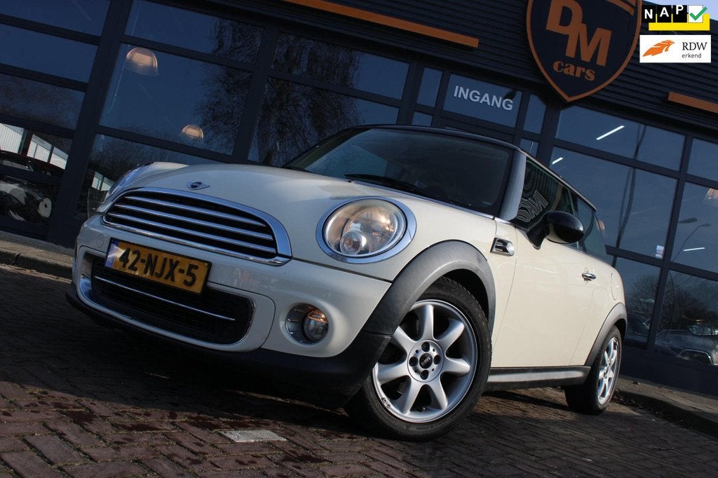 Mini Mini 1.6 Cooper Business Line | Airco | Navi | Cruise |, Auto's, Mini, Voorwielaandrijving, Euro 5, 4 cilinders, 4 stoelen
