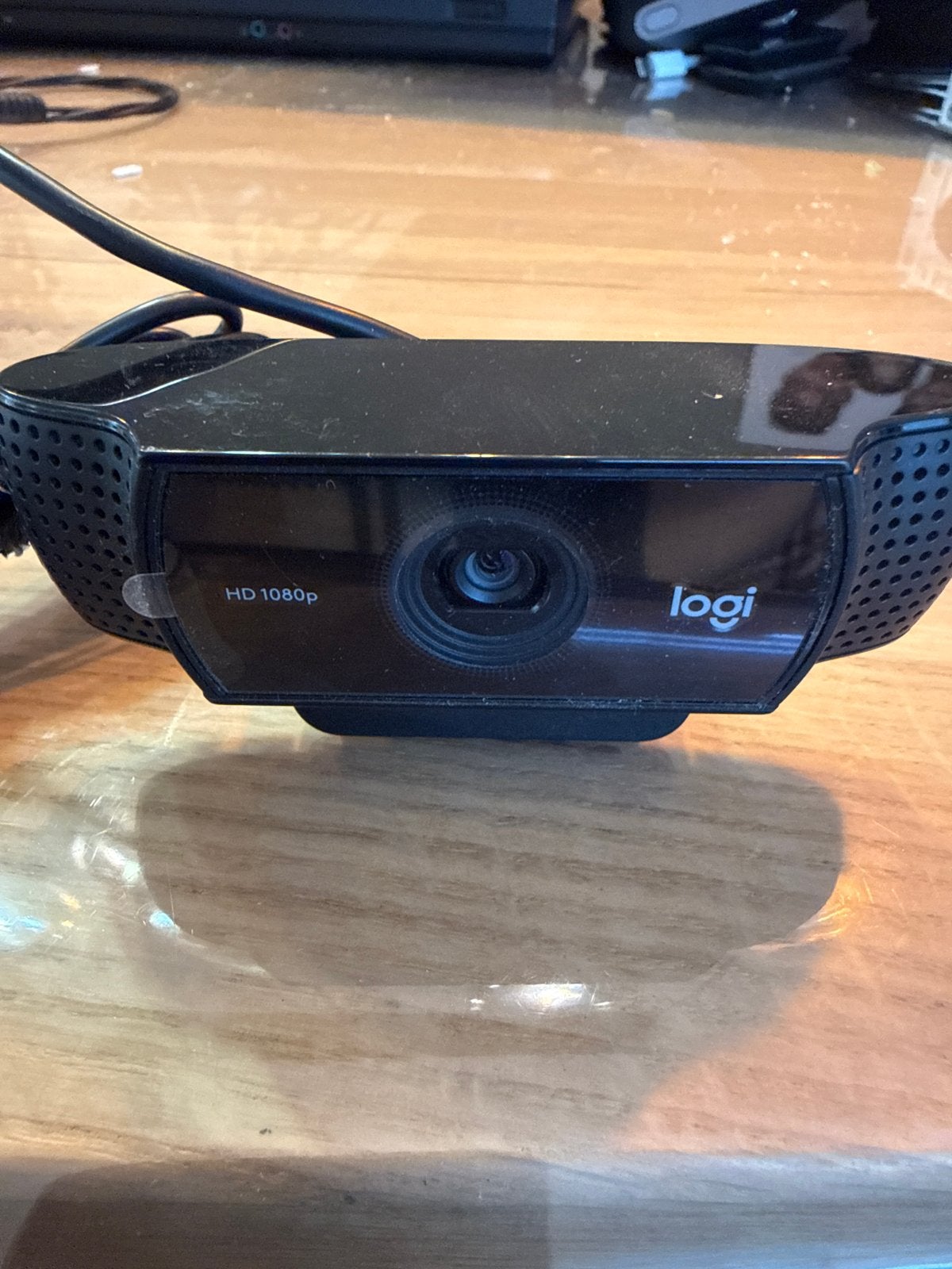 Logitech HD 1080p Webcam - Perfect voor videobellen, Computers en Software, Ophalen, Zo goed als nieuw, Windows, Monitorclip
