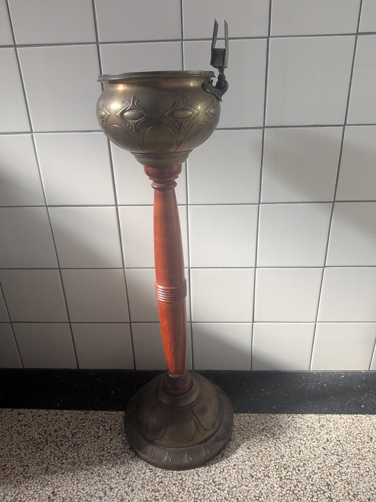 Antieke koperen staande asbak met houten stam, Ophalen of Verzenden, Koper