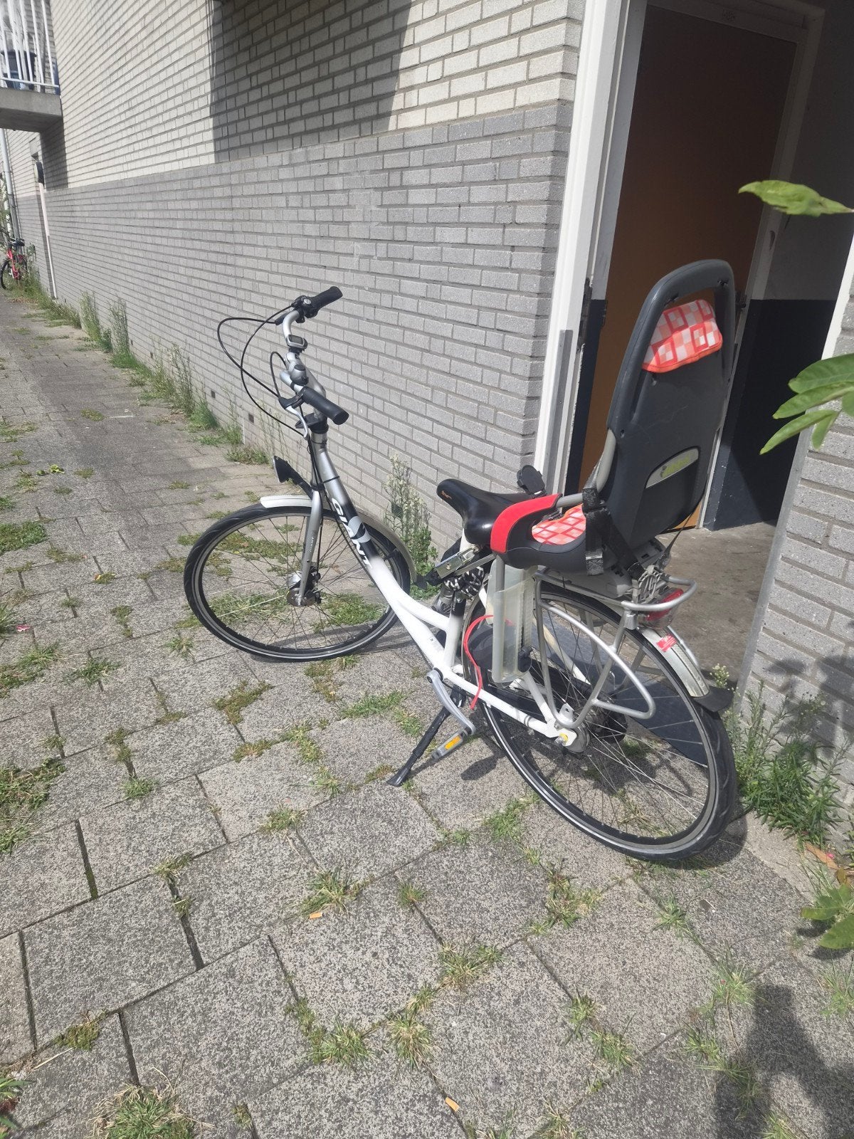 Giant Damesfiets met Kinderzitje - Zo goed als nieuw, Fietsen en Brommers, Fietsen | Dames | Damesfietsen, Velgrem, Versnellingen