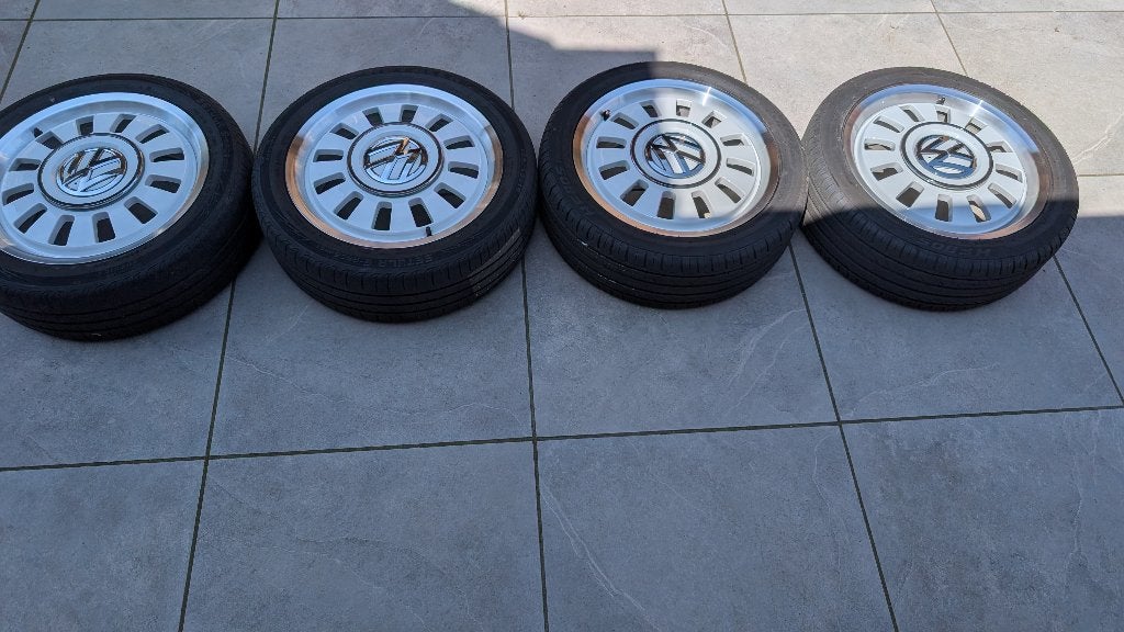 VW UP! White wielen 16", Auto-onderdelen, Banden en Velgen, Ophalen, 16 inch, Banden en Velgen, 185 mm