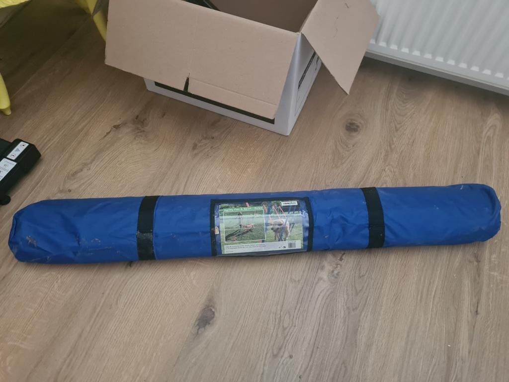 Honden agility set compleet – slalom + springring, Dieren en Toebehoren, Ophalen of Verzenden, Zo goed als nieuw, Intelligentiespeelgoed