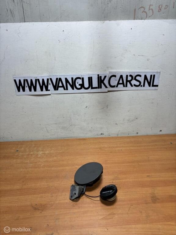 Tankklep  grijs Suzuki Swift III ('05-'10), Auto-onderdelen, Ophalen of Verzenden, Suzuki