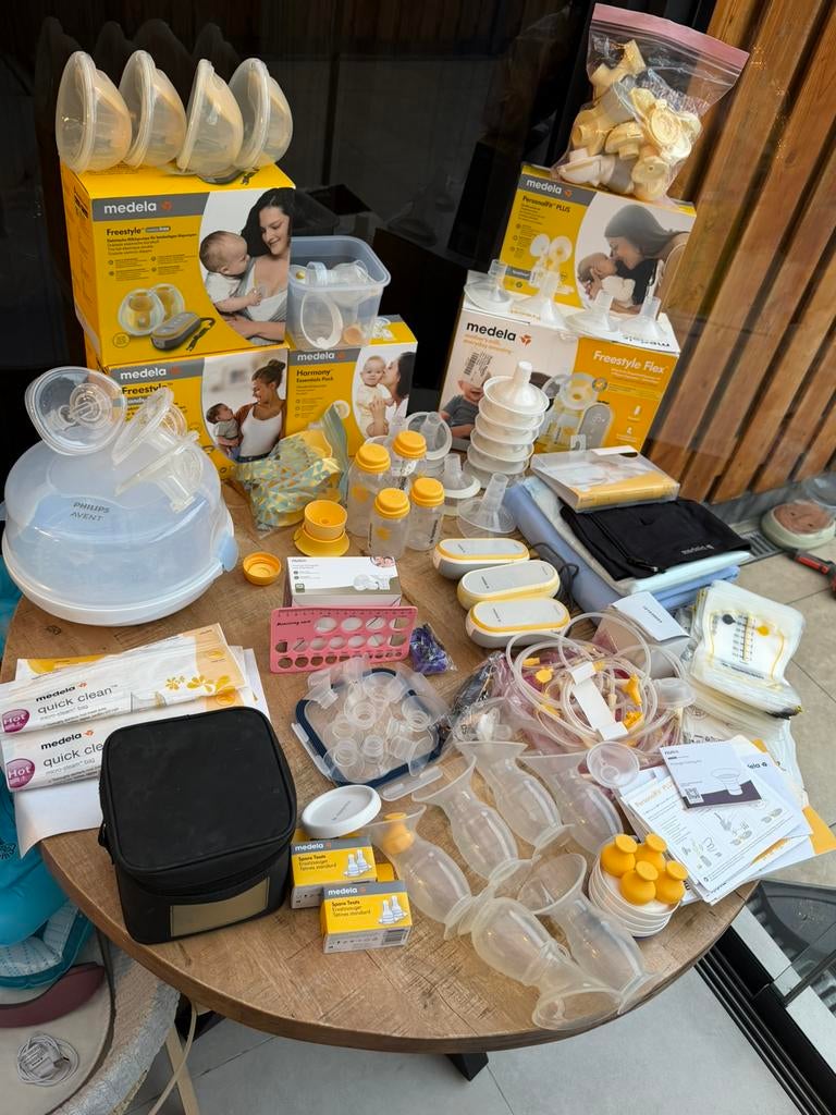 2 Medela Pump Sets + Everything you need, Ophalen, Zo goed als nieuw, Overige typen