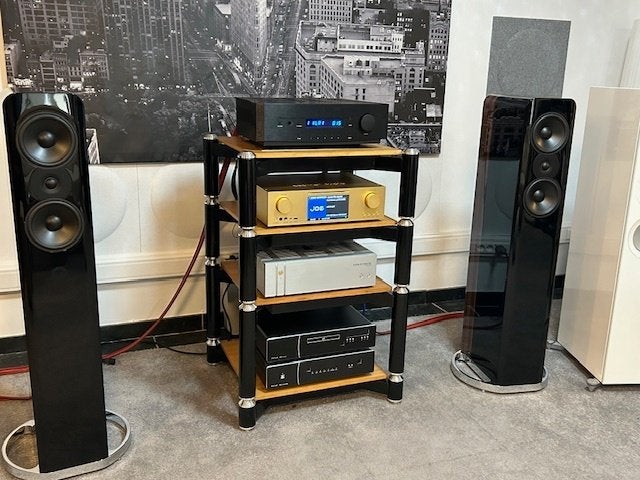 Q-acoustics Concept 500zwart  demo GROOTE korting