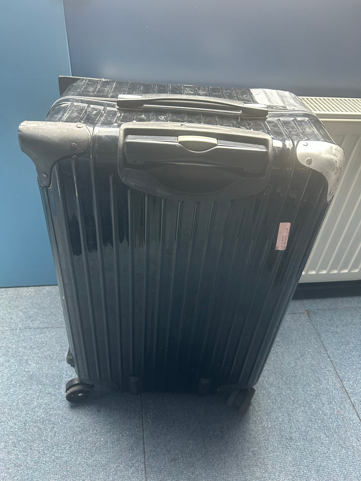 Rimowa Salsa rolkoffer - Gebruikt met beschadigingen, Gebruikt, Hard kunststof, 35 tot 45 cm, Wieltjes