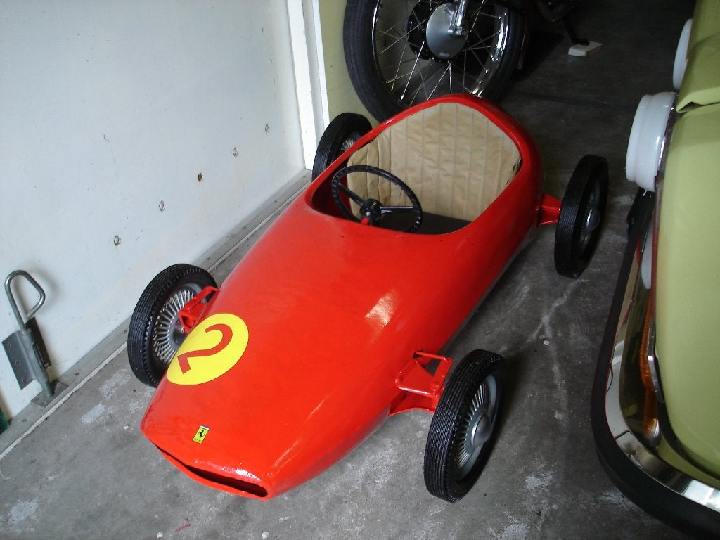 Vintage DEVILLAINE FRÈRES F1 Ferrari trapauto, Antiek en Kunst, Antiek | Speelgoed, Ophalen