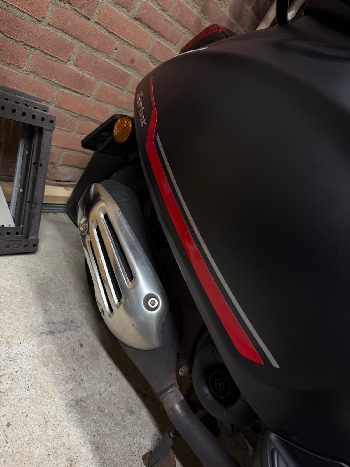 Vespa Sprint 2022 Mat Zwart snorscooter - Zo goed als nieuw, Overige modellen, Maximaal 45 km/u, Ophalen of Verzenden, Zo goed als nieuw