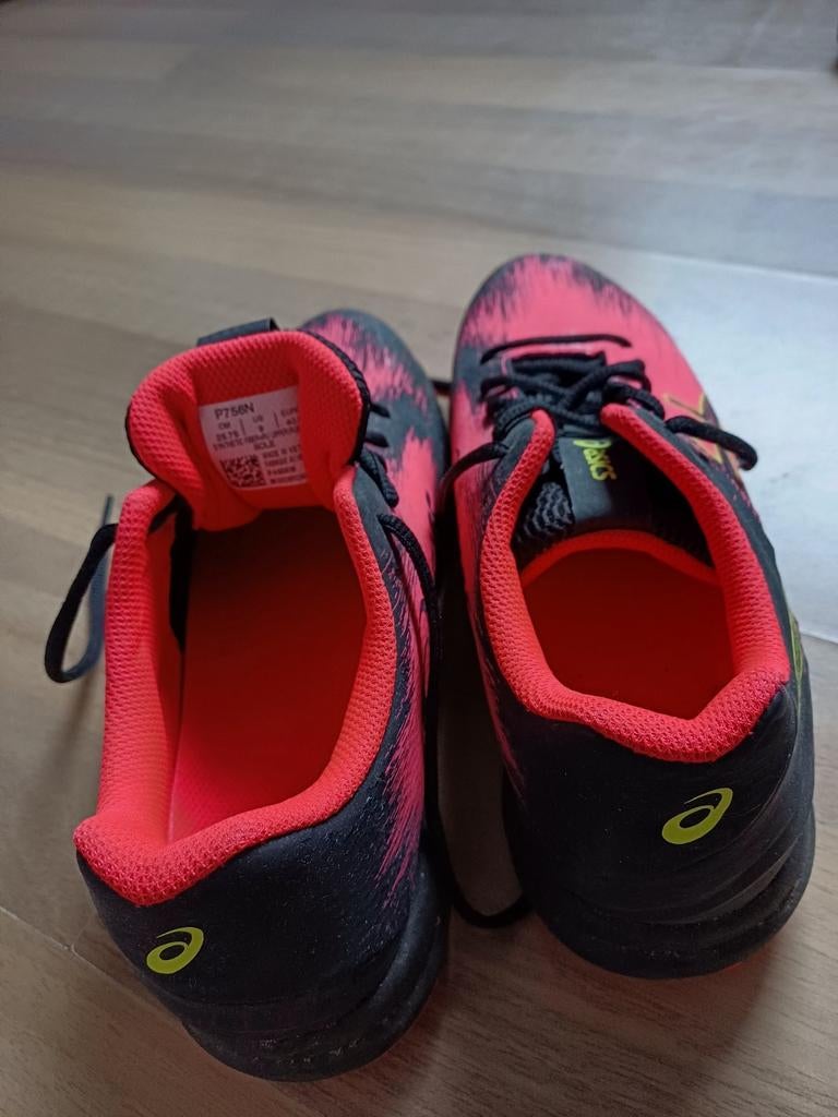 Asics kunstgras schoenen, Sport en Fitness, Ophalen of Verzenden, Zo goed als nieuw, Schoenen
