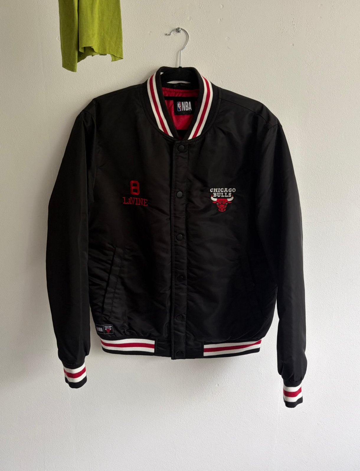 NBA Chicago Bulls jas, Ophalen of Verzenden, Zo goed als nieuw, Maat 36 (S), Zwart