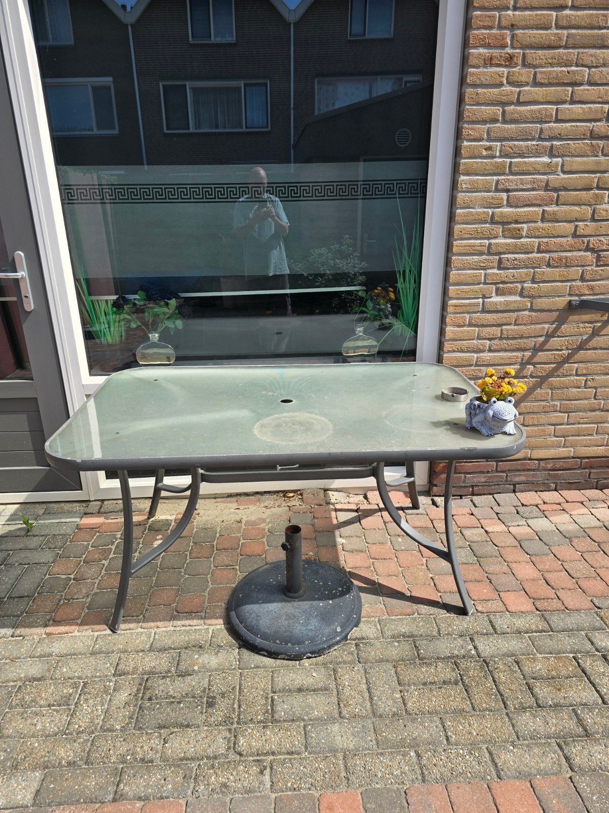 GRATIS tuintafel met metalen onderstel, Ophalen