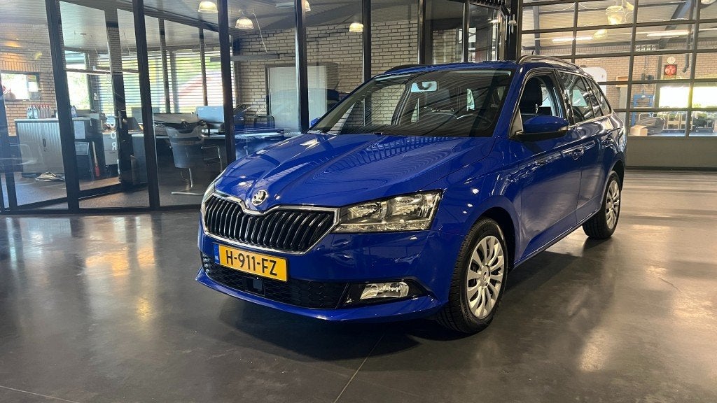 Skoda FABIA 1.0 TSI AMBITION, Auto's, Voorwielaandrijving, Gebruikt, Blauw, 49 €/maand