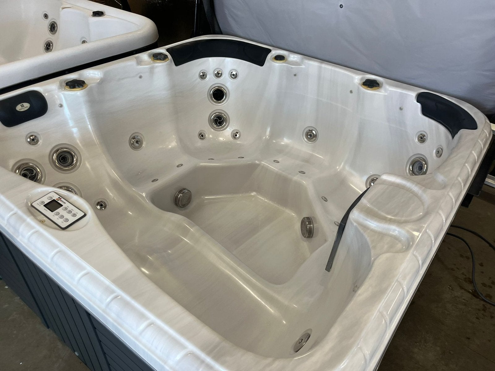 Stijlvolle 5 pers. Spa Refresh incl. Plaatsing & Garantie, Tuin en Terras, Bubbelbaden en Hottubs, Zo goed als nieuw, Filter, Ophalen