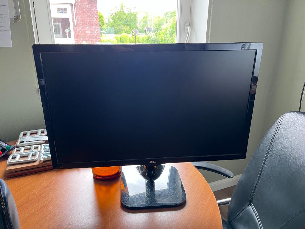 Monitor, LG, 24"LED, Computers en Software, Monitoren, Ophalen of Verzenden, Kantelbaar, LG, 60 Hz of minder