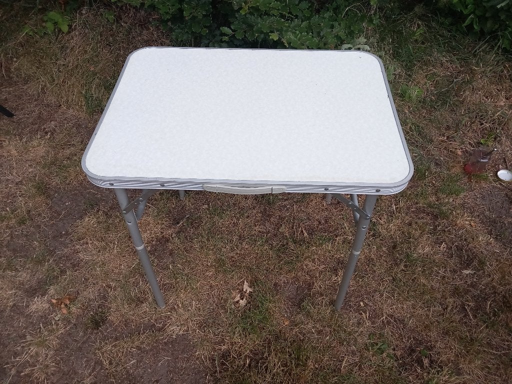 Camping tafel lichtgewicht Aluminium, Caravans en Kamperen, Ophalen, Zo goed als nieuw, Campingtafel