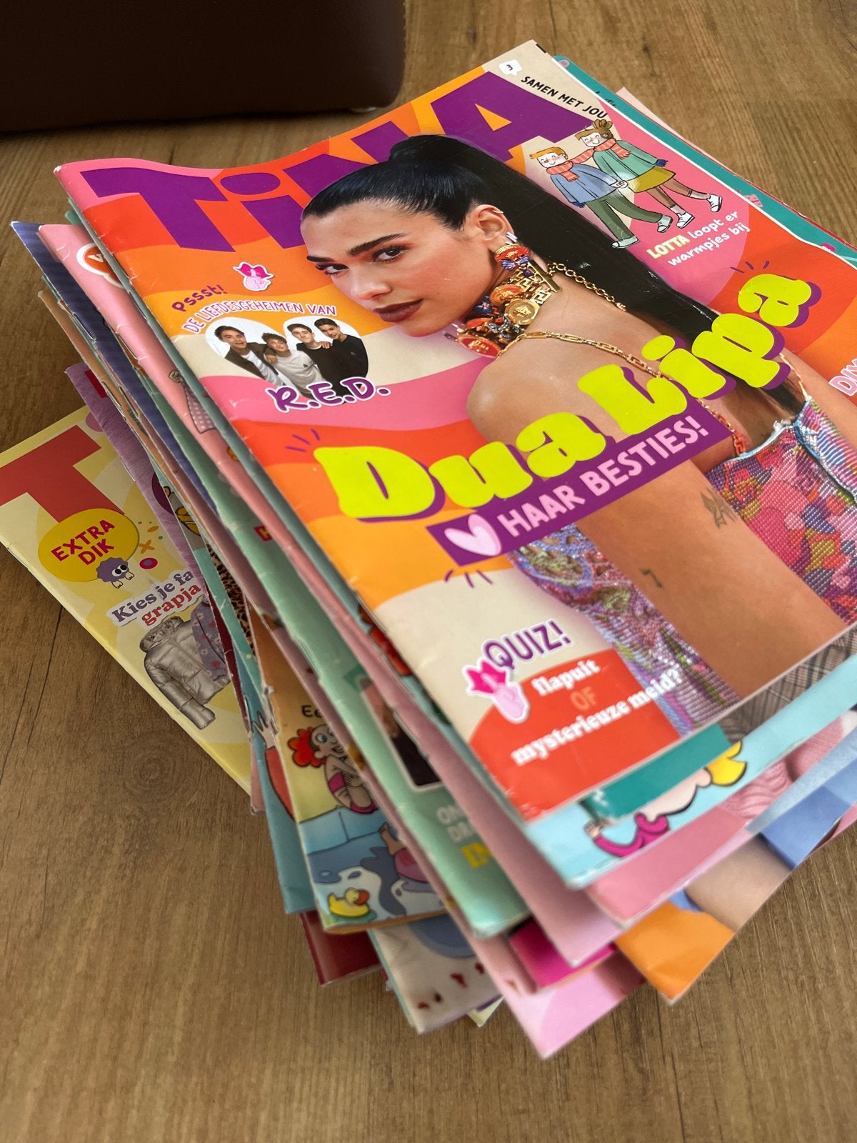 40 Tina's uit 2023-2024, Ophalen of Verzenden, Gelezen, Damesbladen