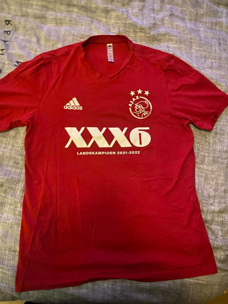 Ajax shirt maat M - Landskampioen 2021-2022, Ophalen of Verzenden, Gedragen, Maat 48/50 (M), Rood