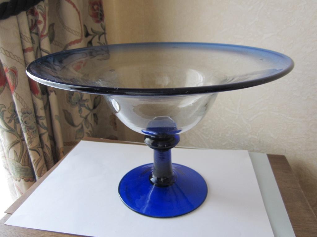 Mondgeblazen tazza - schaal op voet - kobaltblauw en helder, Antiek en Kunst, Antiek | Glas en Kristal, Verzenden