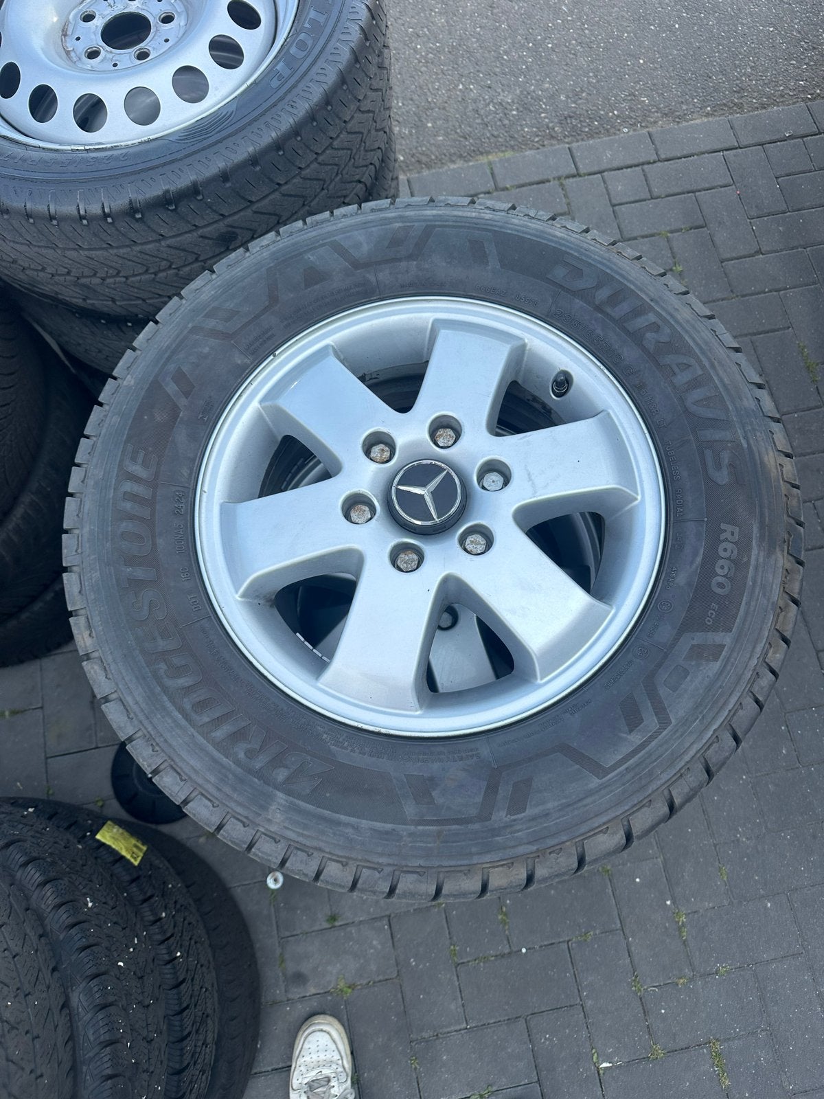 Originele Mercedes Sprinter Wielenset ONBESCHADIGD ZEER NET!, Auto-onderdelen, Ophalen, 16 inch, Banden en Velgen, 235 mm