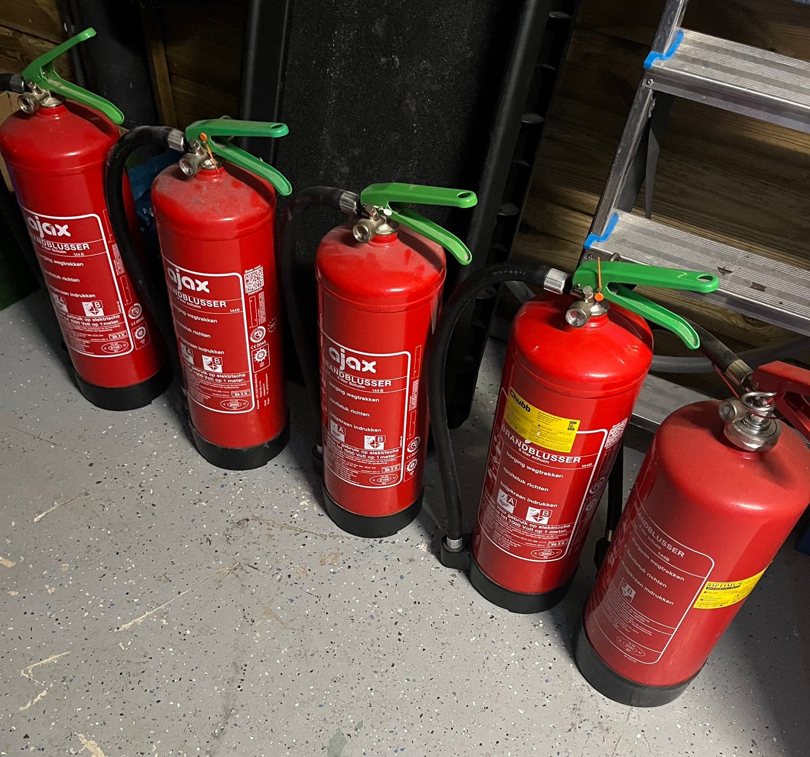 5 brandblussers schuim zijn nog vol 6 liter, Huis en Inrichting, Ophalen of Verzenden, Zo goed als nieuw