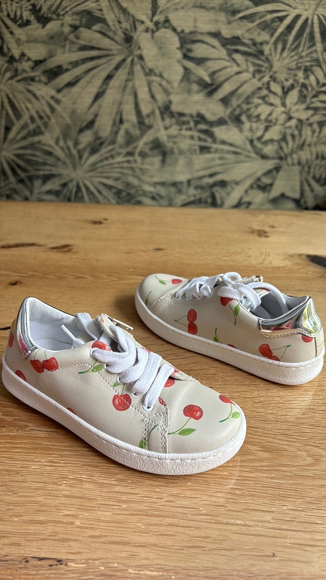 29 (vallend) Clic! Schattige leren schoenen “kers” | nieuw, Meisje, Schoenen, Nieuw, Ophalen of Verzenden