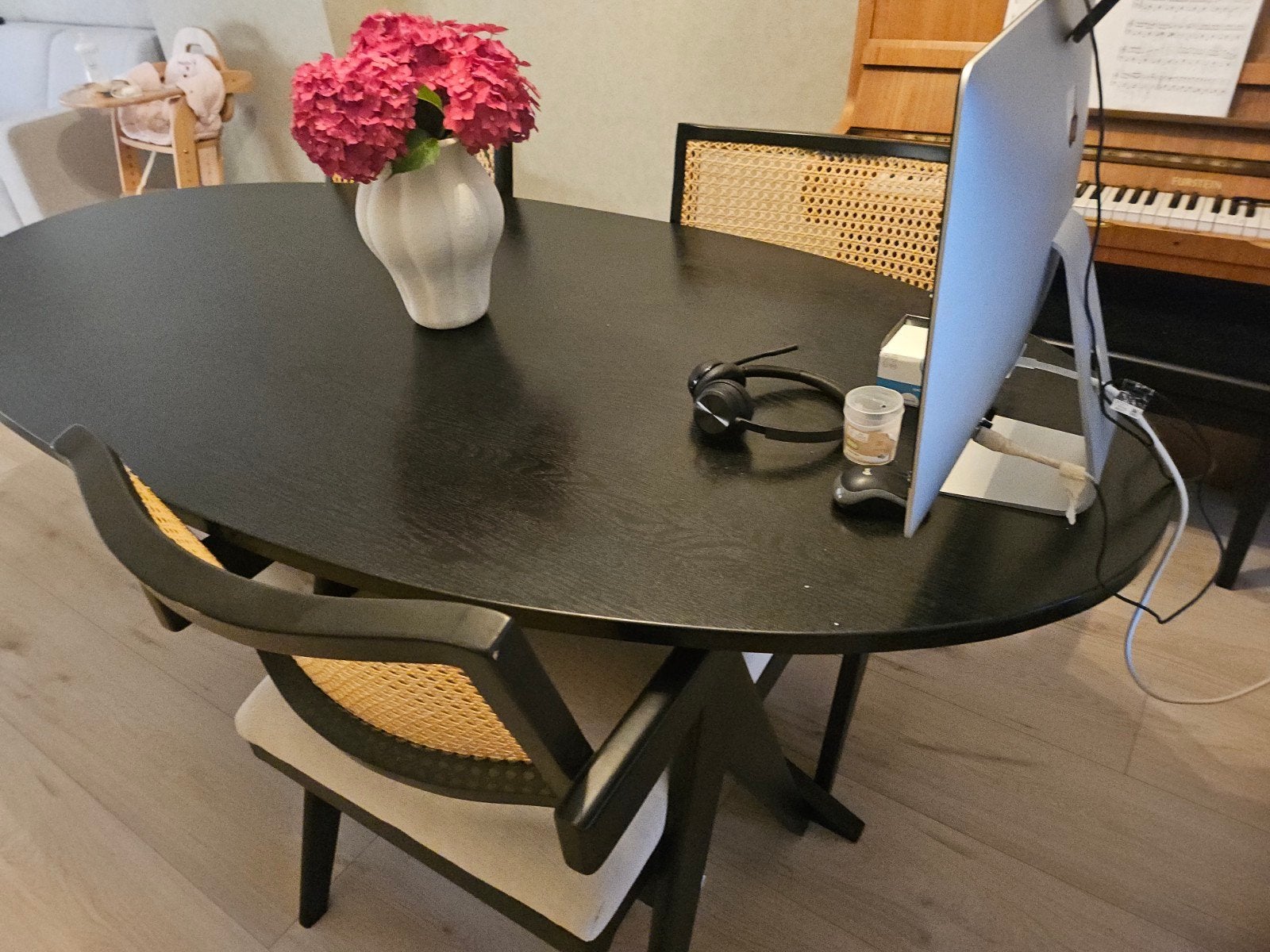 Moderne ovale eettafel - Zwart eikenhout, Modern, Scandinavisch, Eikenhout, Zo goed als nieuw, 150 tot 200 cm