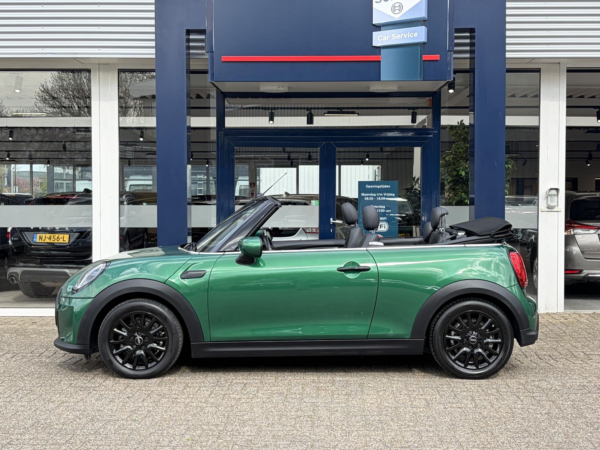 MINI Cabrio 1.5 Cooper Classic / Automaat / NL-Auto / Dealer, 136 pk, Gebruikt, Cabriolet, 4 stoelen