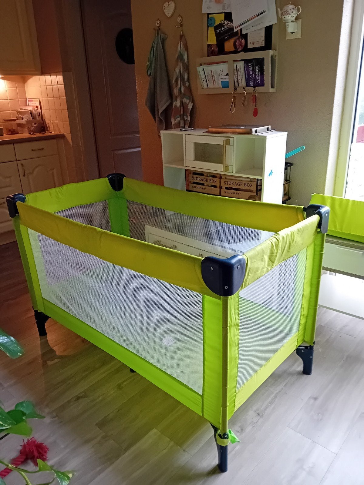 handig campingbedje + matras erbij DIT WEEKEND OPHALEN, Kinderen en Baby's, Babywiegjes en Ledikanten, Ophalen, Gebruikt, Reisbedje