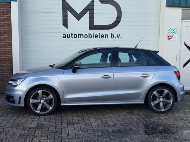Audi A1 Sportback 1.2 TFSI S-Line - LED - Navi - Cruise -NAP, Voorwielaandrijving, Euro 5, Zwart, 4 cilinders