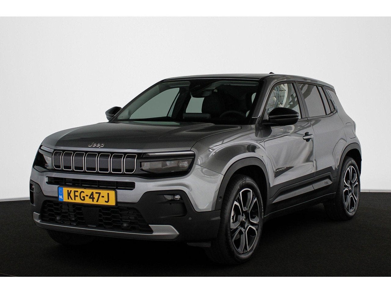 Jeep Avenger Summit 54 kWh Stoel-Voorruitverwarming Elektris, Auto's, Automaat, Gebruikt, 156 pk, Parkeersensor