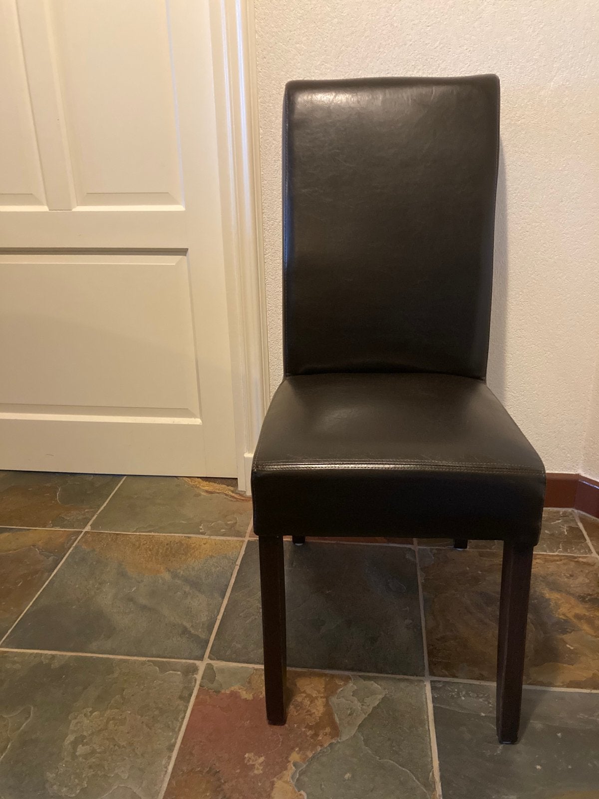 Tafel en vier stoelen. Rond 120cm doorsnee, Ophalen, Gebruikt, Bruin, Vier