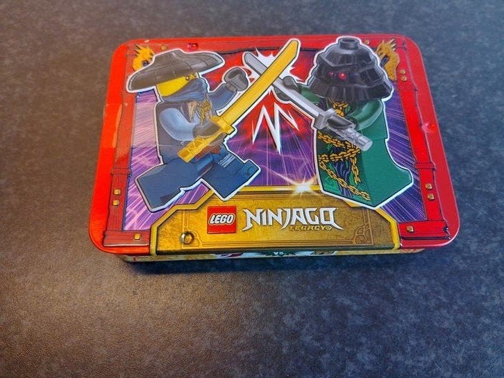 LEGO Ninjago Legacy Limited Edition Box met minifiguren, Kinderen en Baby's, Speelgoed | Duplo en Lego, Lego, Nieuw, Ophalen of Verzenden