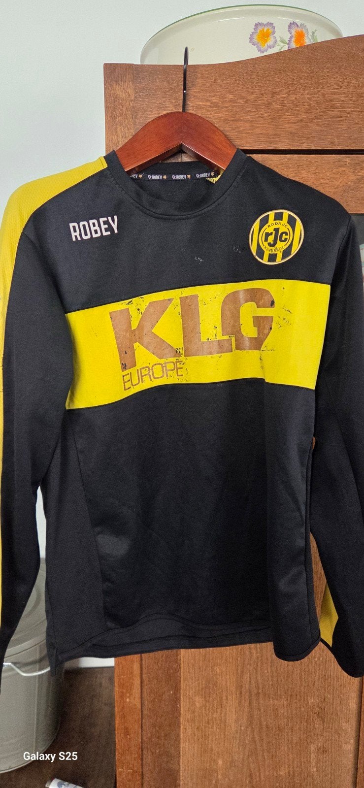 Roda JC shirt en en trainingsbroek, Zwart, Maat 56/58 (XL), Ophalen of Verzenden, Voetbal