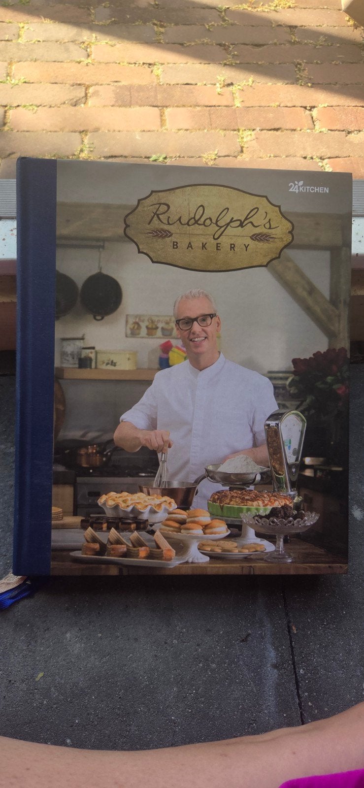 Rudolph's Bakery kookboek - Bakken met Rudolph van Veen, Taart, Gebak en Desserts, Ophalen of Verzenden, Zo goed als nieuw, Rudolph van Veen