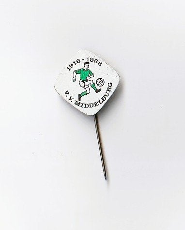 blikken voetbal speld VV Middelburg, Verzamelen, Speldjes, Pins en Buttons, Ophalen of Verzenden, Gebruikt, Overige onderwerpen