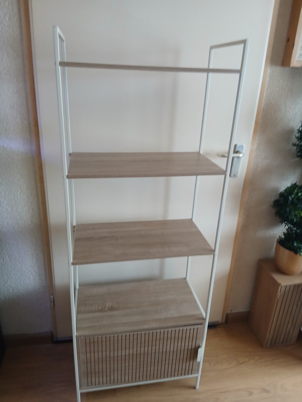 Moderne Boekenkast met Opbergruimte - Zo goed als nieuw, Minder dan 50 cm, Met deur(en), Modern, Scandinavisch, Zo goed als nieuw