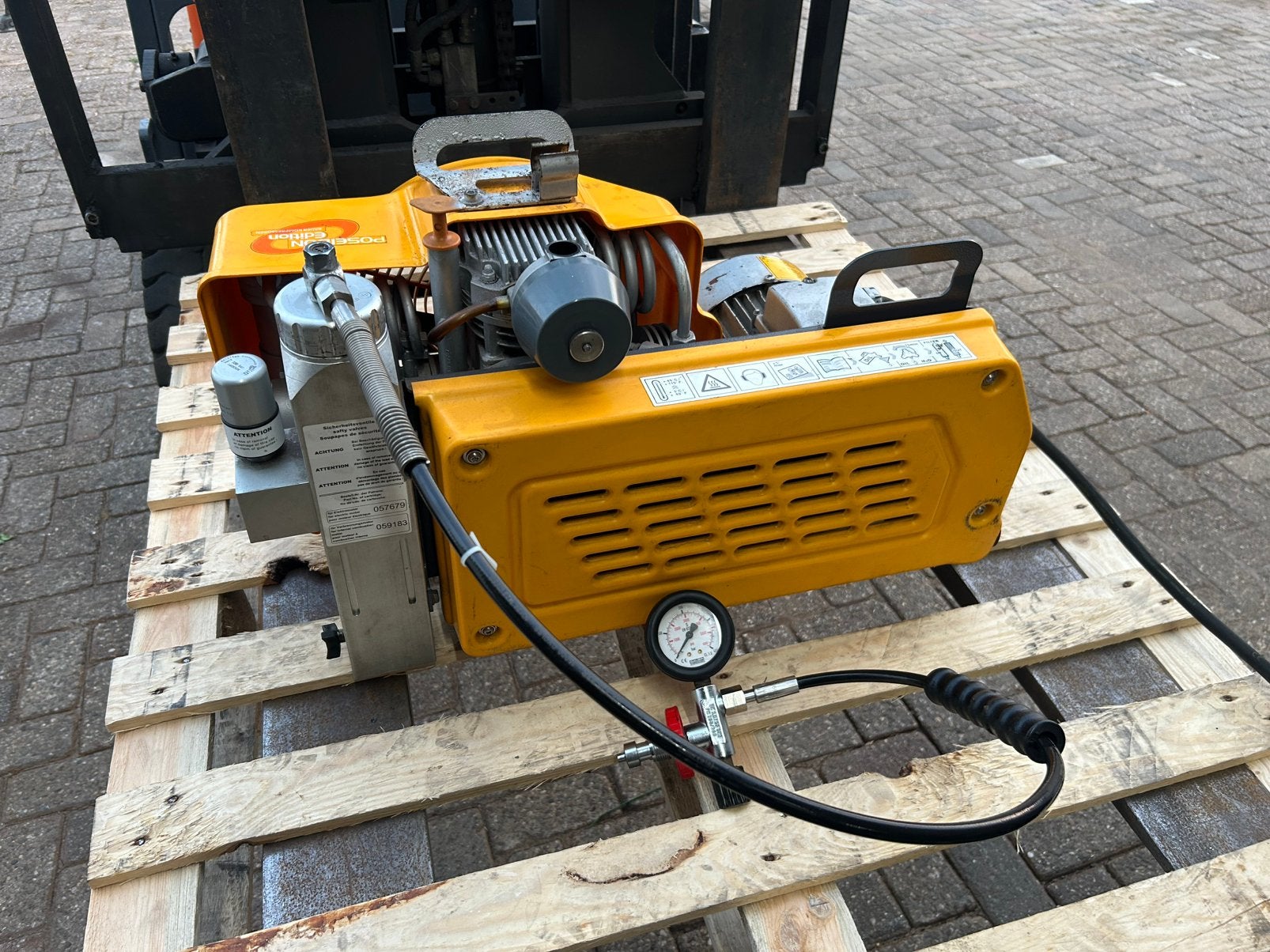 Bauer Poseidon PE100 duikcompressor hogdruk compressor, Duikfles, Poseidon, Info@poseidon.com, Poseidonstraat