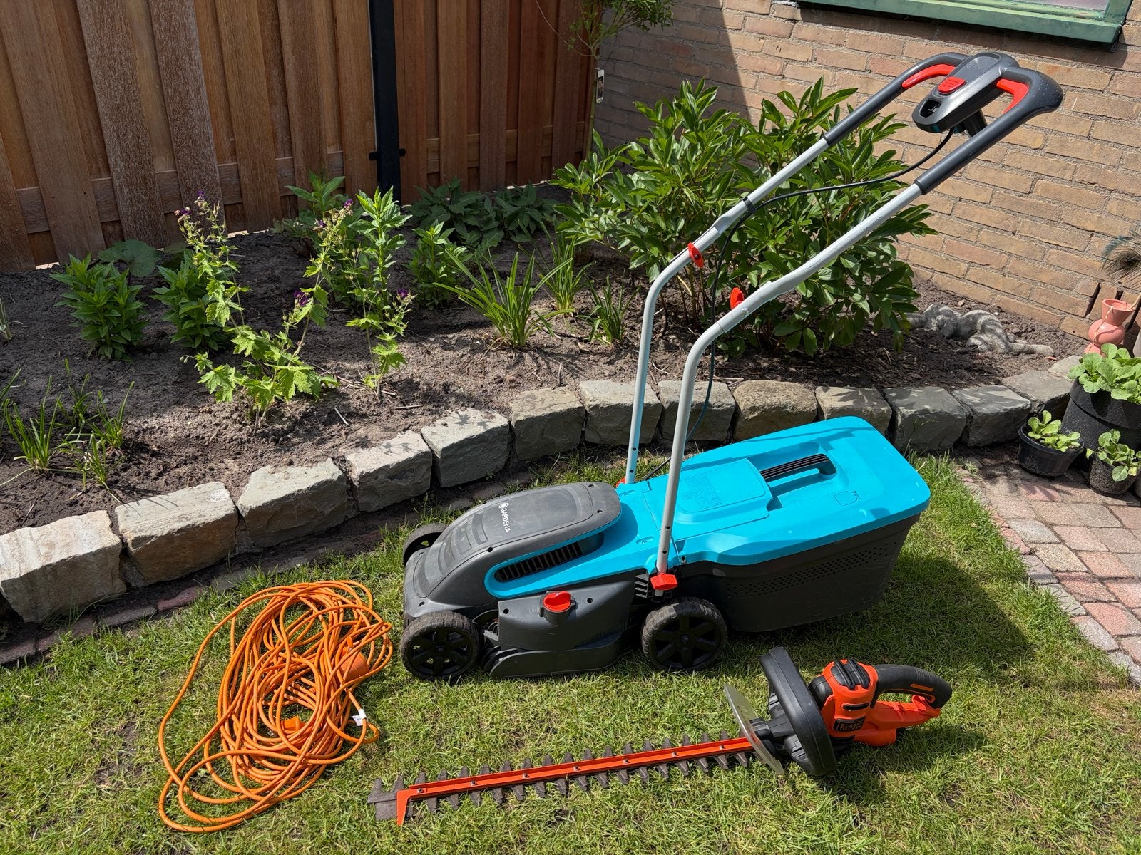 Gardena grasmaaier & Black+Decker heggenschaar incl. snoer!, Ophalen, Cirkelmaaier, Gebruikt, Elektrische grasmaaier
