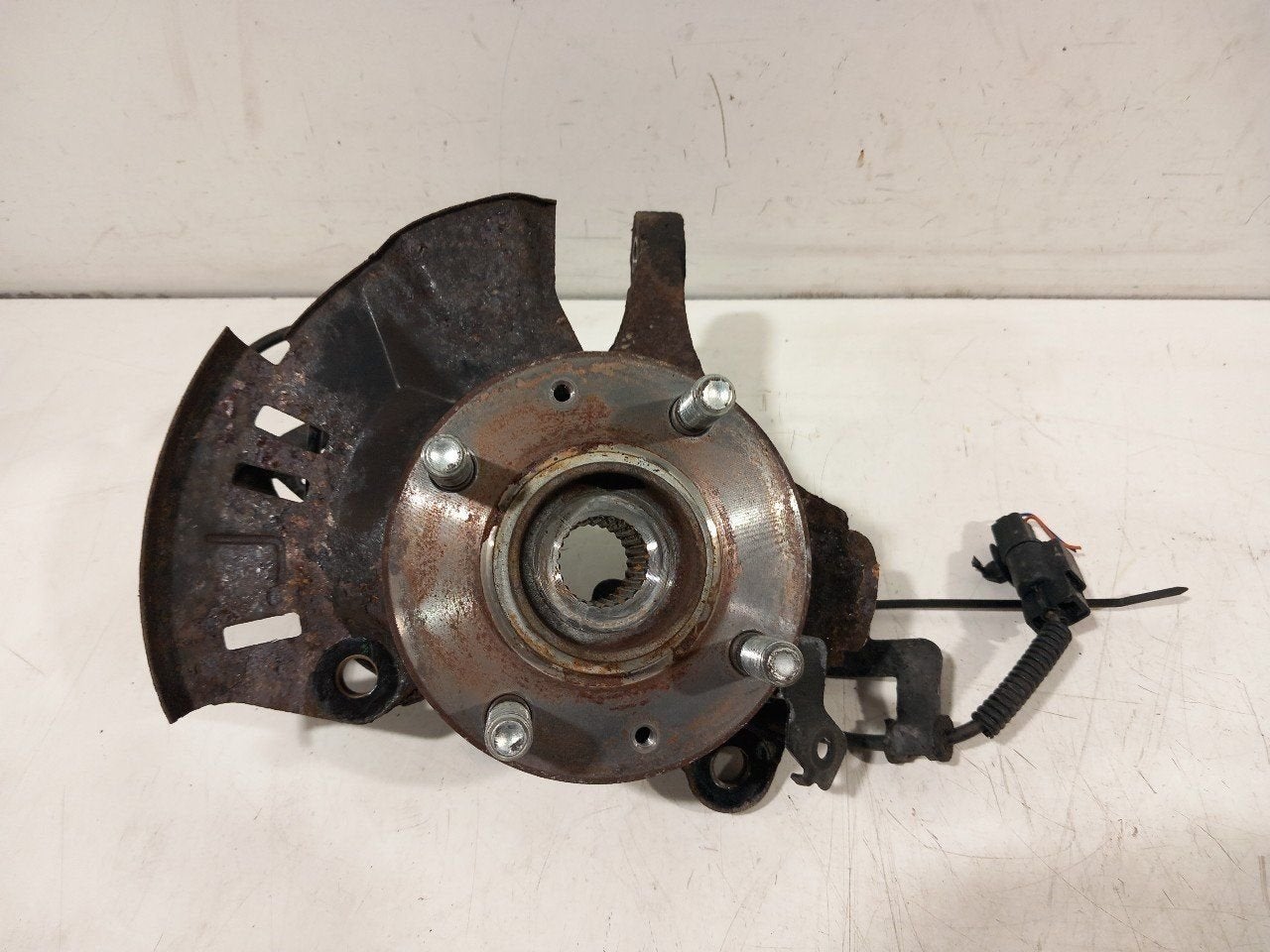 Wielnaaf links voor Hyundai i20, Onderdelen@venauto.nl, Van der Ven Autorecycling B.V., Gebruikt, Ettenseweg 76, 4706 PB Roosendaal, The Netherlands
