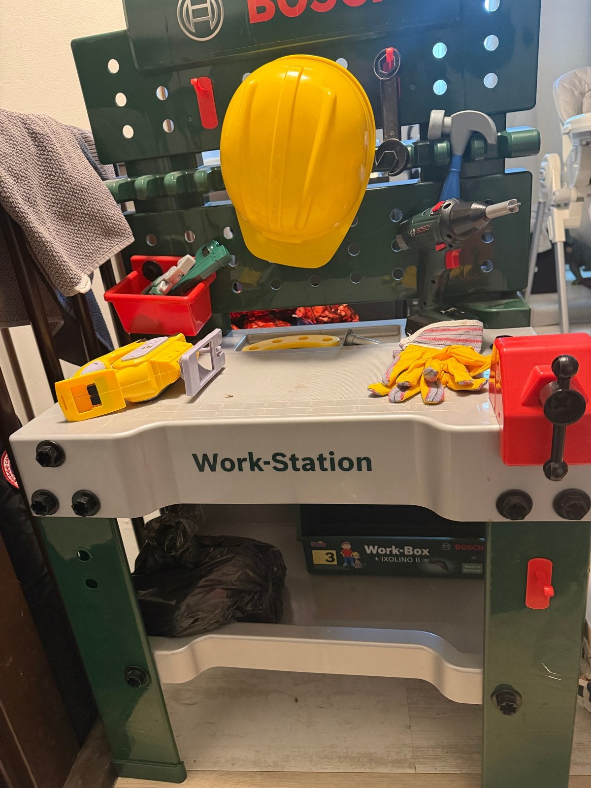 Bosch Work-Station Werkbank met accessoires, Kinderen en Baby's, Ophalen, Gebruikt, Bouwen