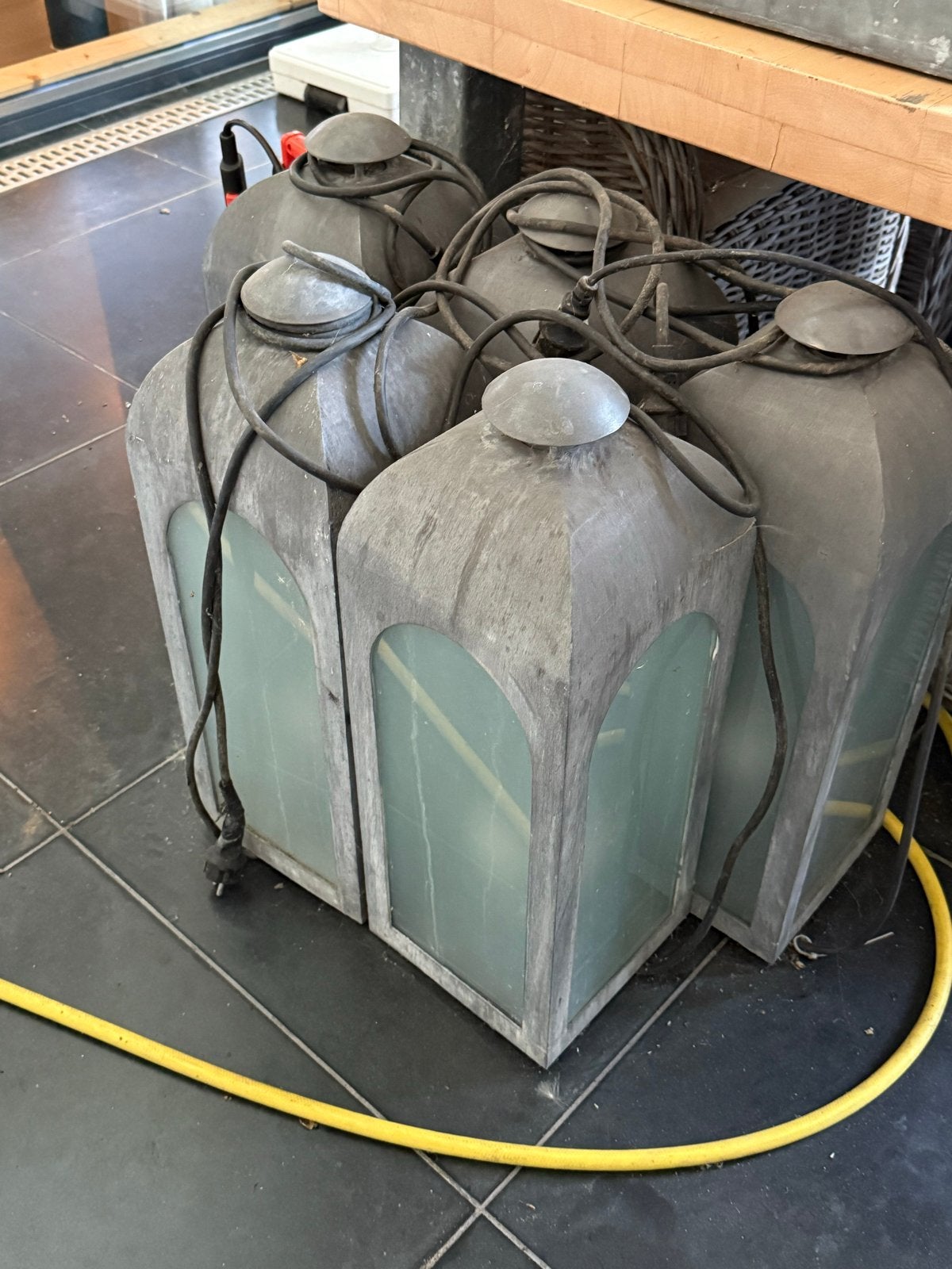 Set van 5 Loden Tuinlantaarns - Klassieke Buitenverlichting, Tuin en Terras, Ophalen, Overige materialen, Gebruikt, Minder dan 50 watt