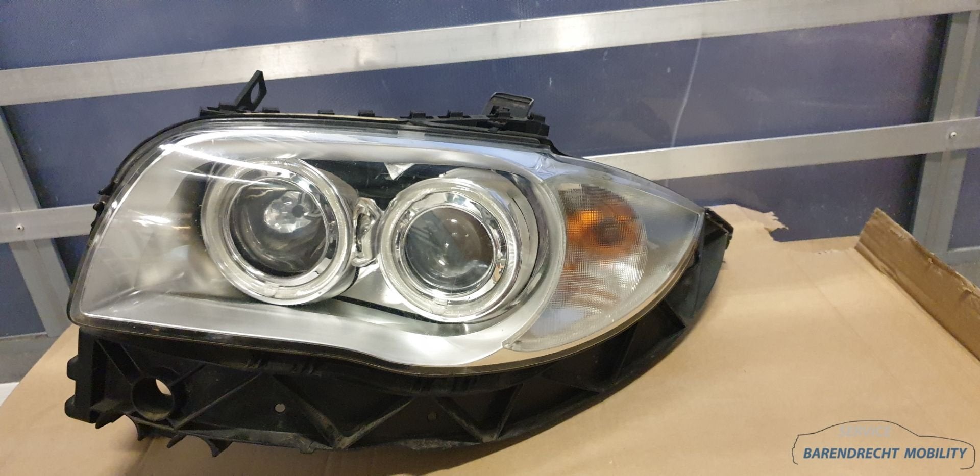 Xenon koplamp BMW 1 serie E87 E81 links bestuurderskant ange, Auto-onderdelen, Verlichting, Petuelring 130
80788  Munich, DE, Gebruikt