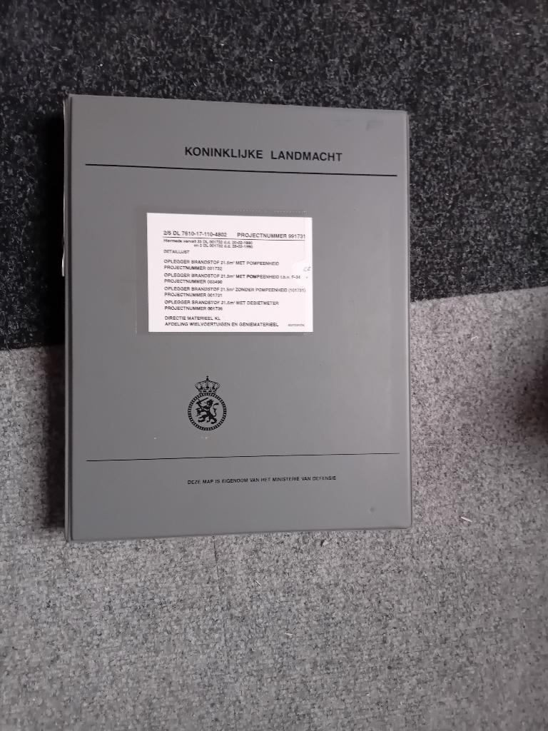 technische handboeken, Boeken, Oorlog en Militair, Verzenden, Zo goed als nieuw, Landmacht, 1945 tot heden