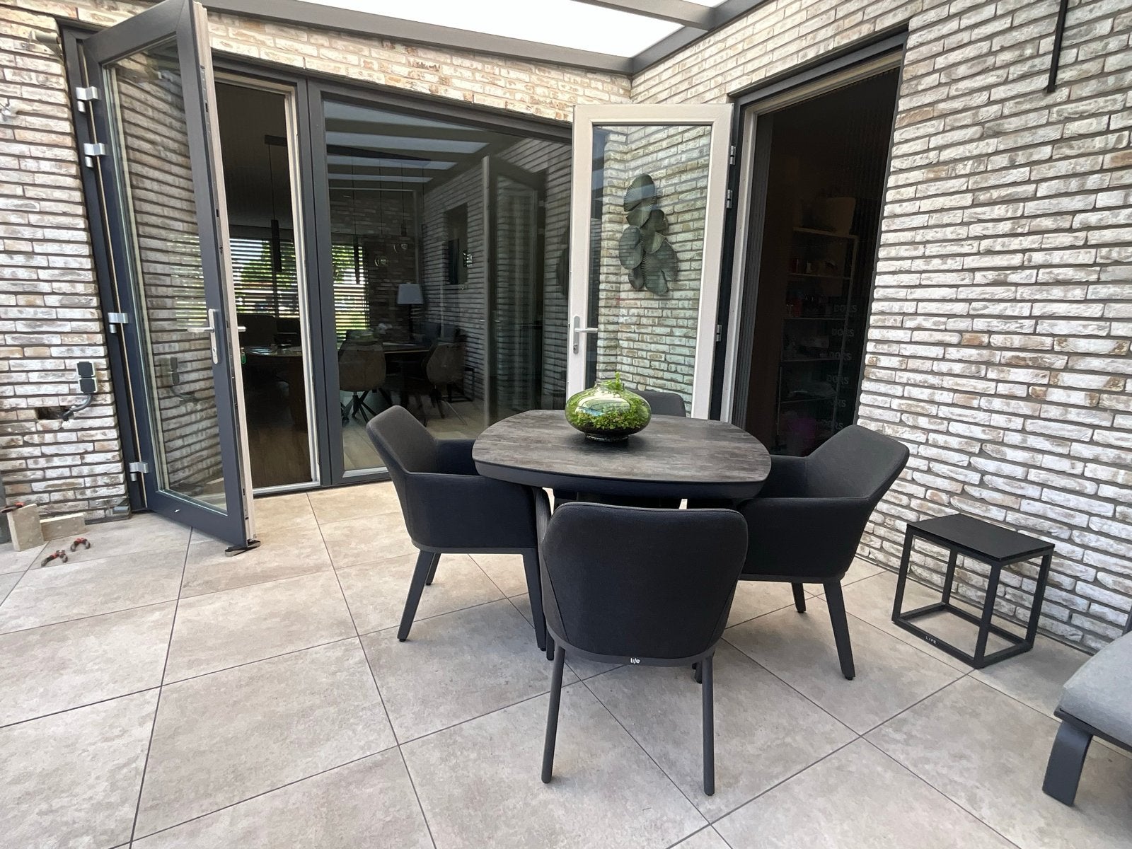 Madeira tuintafel lava 100x100 gerond keramiek saffierblauw, Tuin en Terras, Ophalen, Zo goed als nieuw, Vierkant, Overige materialen